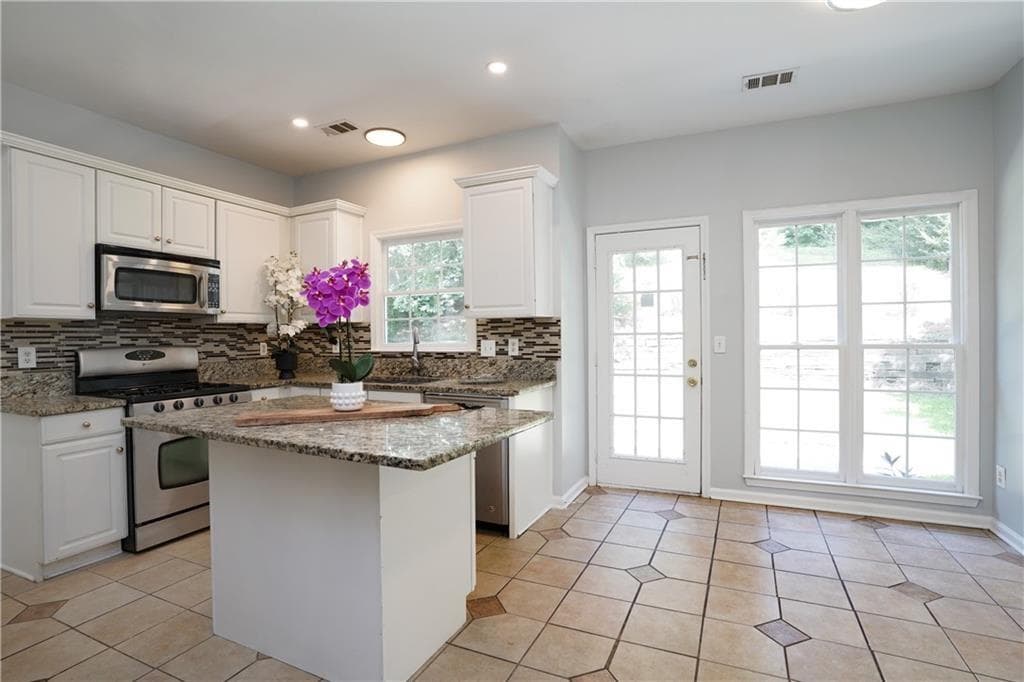 4 bedroom, 3 bathroom, 2,487 sq ft single family residence for rent at 272 Birchmore Walk, Lawrenceville, GA 30044 for $2,699 a month — photo 10