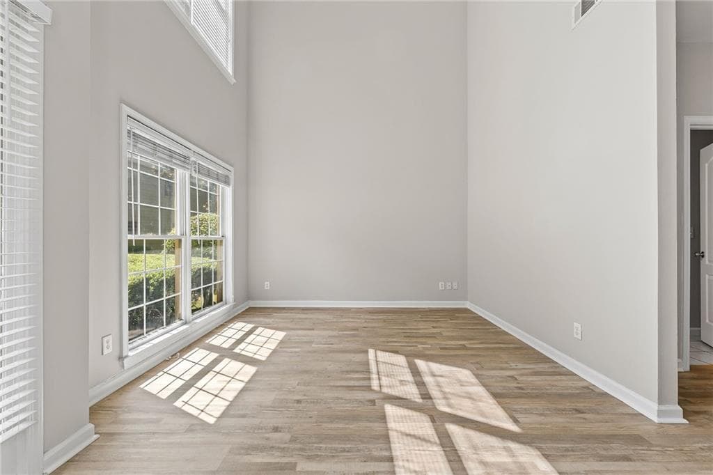 4 bedroom, 3 bathroom, 2,988 sq ft single family residence for rent at 2878 Calhoun Square, Suwanee, GA 30024 for $2,800 a month — photo 4