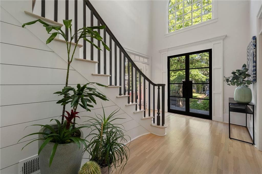 5 bedroom, 5 bathroom, 5,128 sq ft single family residence under contract at 4475 Crestwicke Pointe, Sandy Springs, GA 30319 — photo 6