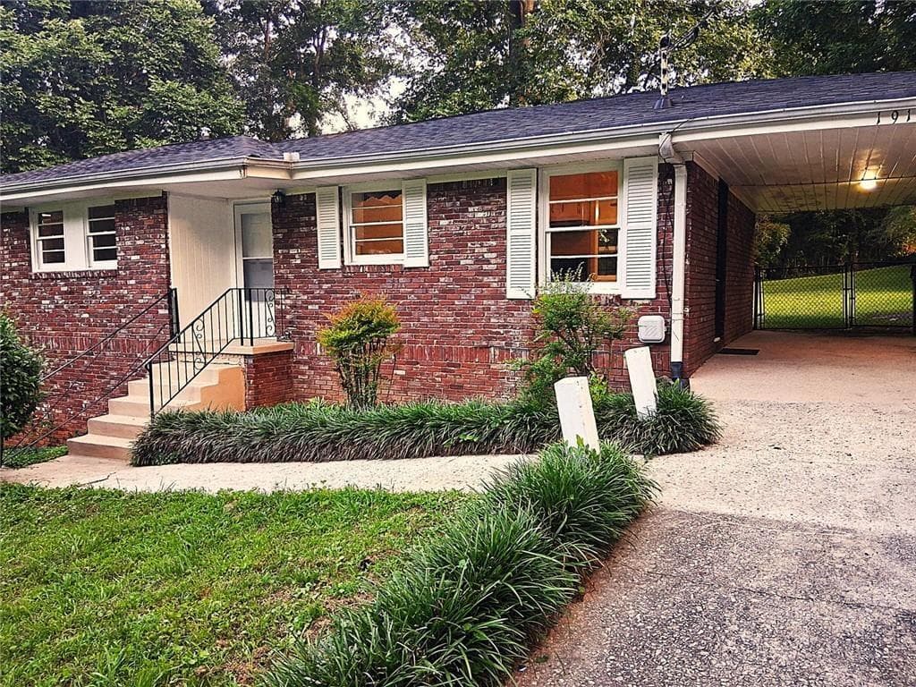 3 bedroom, 2 bathroom, 2,354 sq ft single family residence for rent at 1915 Wee Kirk Road, Atlanta, GA 30316 for $1,600 a month — photo 1 of 25