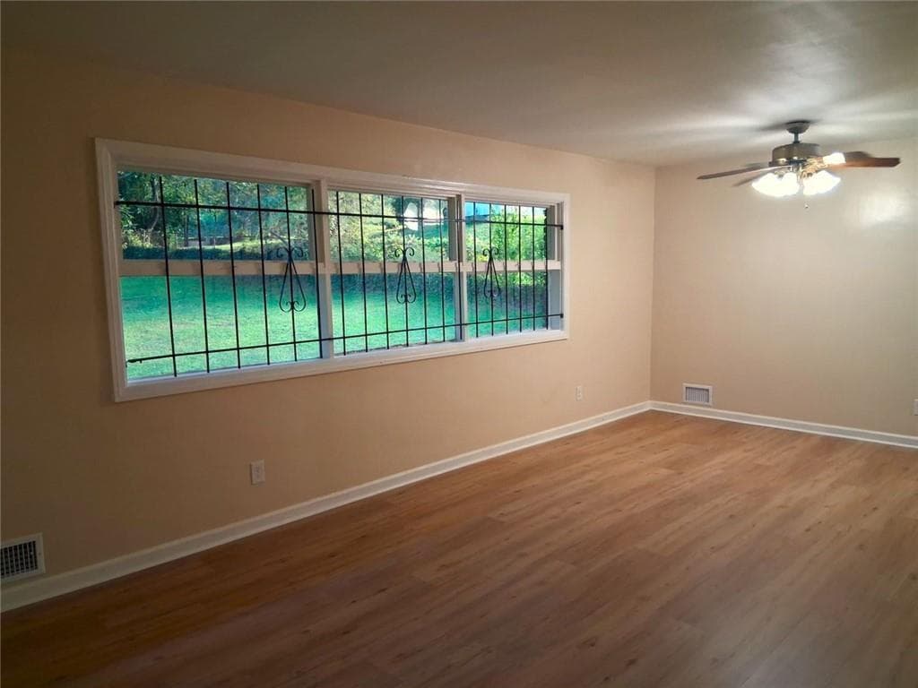 3 bedroom, 2 bathroom, 2,354 sq ft single family residence for rent at 1915 Wee Kirk Road, Atlanta, GA 30316 for $1,600 a month — photo 10