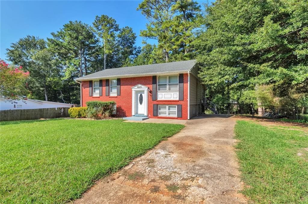 4 bedroom, 2 bathroom, 2,260 sq ft single family residence for sale at 6671 Pelican Court, Riverdale, GA 30274 — photo 3