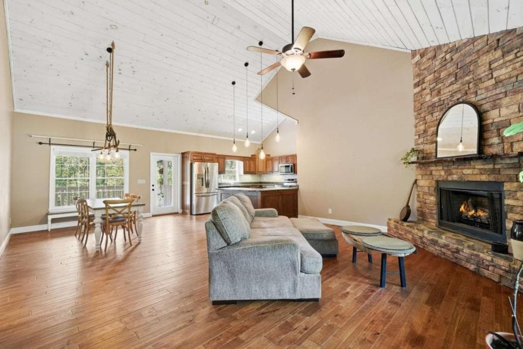 4 bedroom, 3 bathroom, 2,368 sq ft single family residence for sale at 468 Homer Wright Road, Ellijay, GA 30536 — photo 6