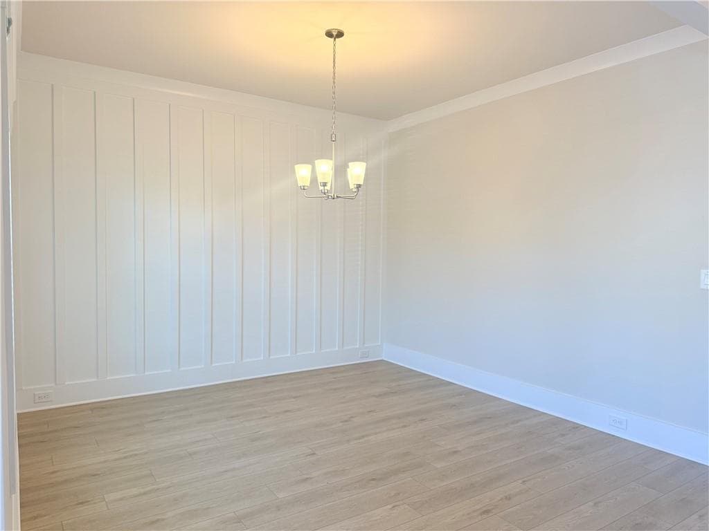 5 bedroom, 4 bathroom, 2,800 sq ft single family residence for sale at 5346 Windridge Parkway, Gainesville, GA 30507 — photo 7