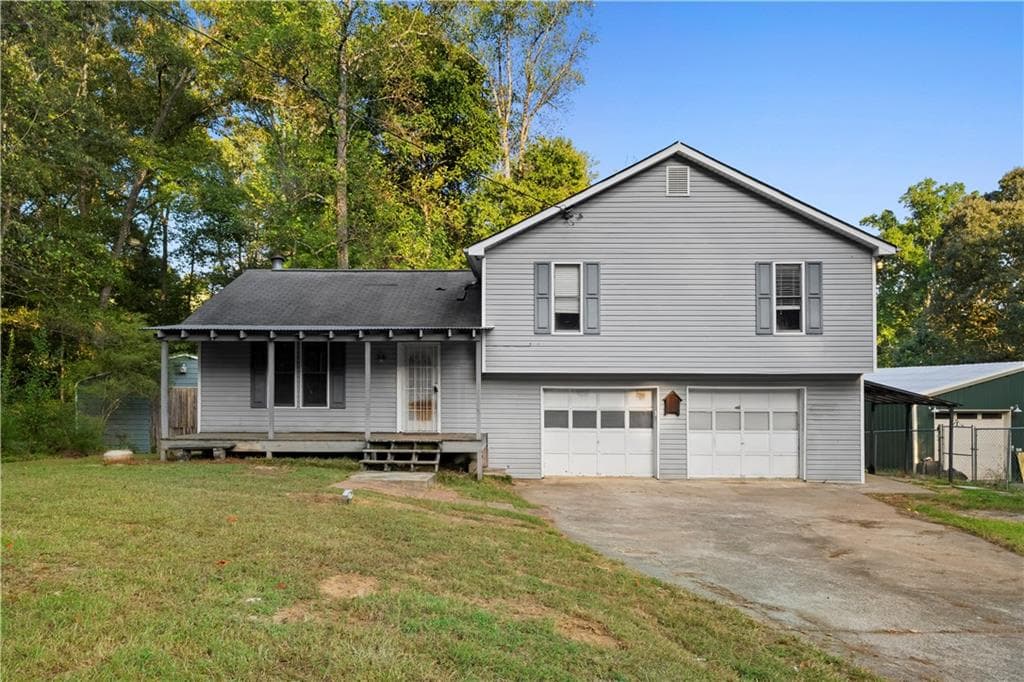 3 bedroom, 2 bathroom, 1,312 sq ft single family residence for sale at 108 Little Brook Drive, Woodstock, GA 30188