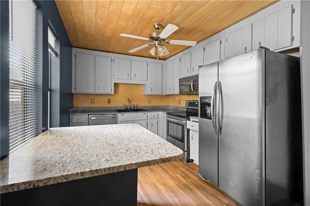 3 bedroom, 2 bathroom, 1,312 sq ft single family residence for sale at 108 Little Brook Drive, Woodstock, GA 30188 — photo 6