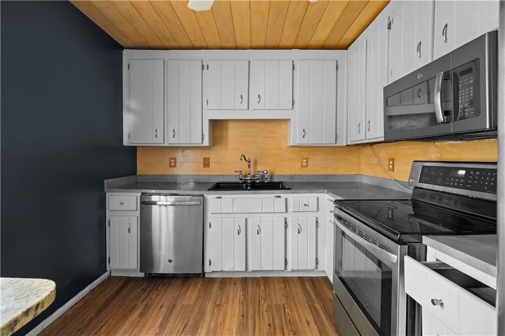 3 bedroom, 2 bathroom, 1,312 sq ft single family residence for sale at 108 Little Brook Drive, Woodstock, GA 30188 — photo 7
