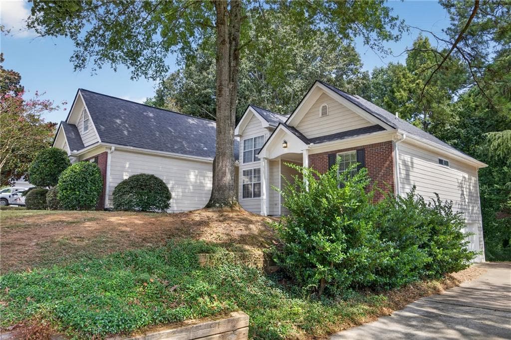 3 bedroom, 3 bathroom, 3,171 sq ft single family residence for sale at 1829 Gray Gables Way, Buford, GA 30519 — photo 3