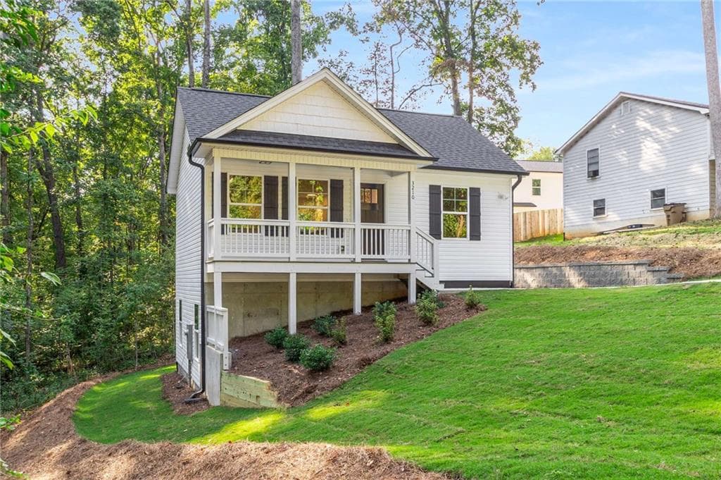 2 bedroom, 2 bathroom, 1,357 sq ft single family residence for sale at 5740 Pebblebrook Trail, Gainesville, GA 30534