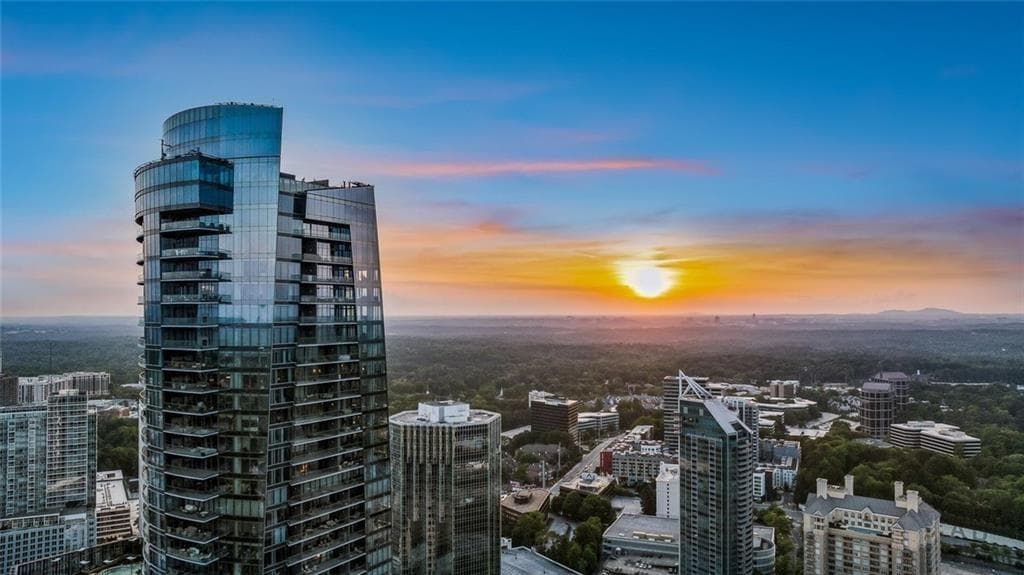 3 bedroom, 4 bathroom, 5,600 sq ft condominium for sale at 3344 Peachtree Road 4102, Atlanta, GA 30326 — photo 2