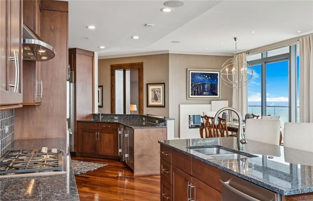 3 bedroom, 4 bathroom, 5,600 sq ft condominium for sale at 3344 Peachtree Road 4102, Atlanta, GA 30326 — photo 5