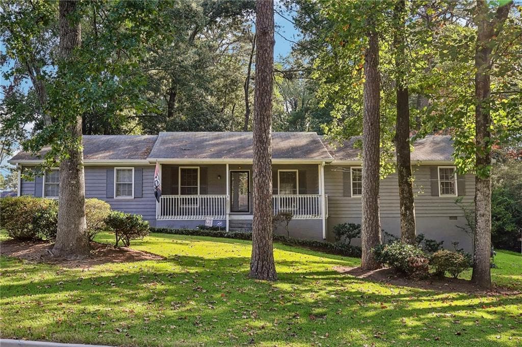 3 bedroom, 2 bathroom, 1,519 sq ft single family residence for sale at 3256 Village Glen Trail, Snellville, GA 30039 — photo 1 of 20