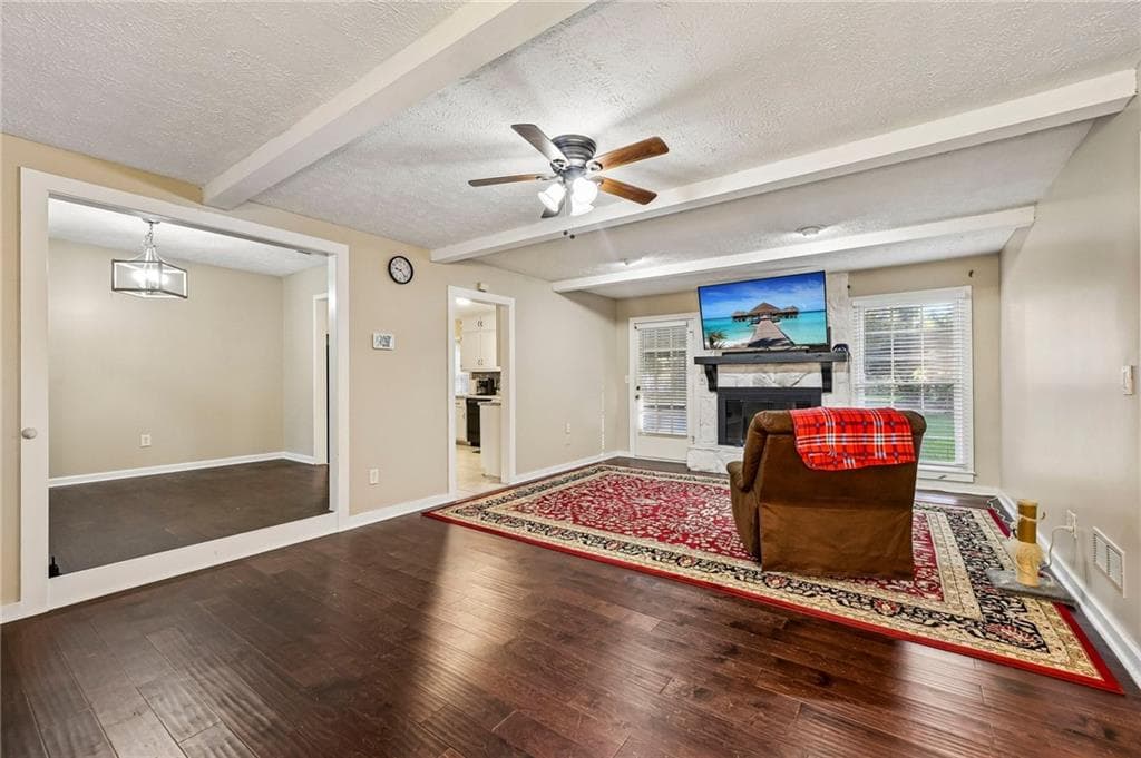 3 bedroom, 2 bathroom, 1,519 sq ft single family residence for sale at 3256 Village Glen Trail, Snellville, GA 30039 — photo 4
