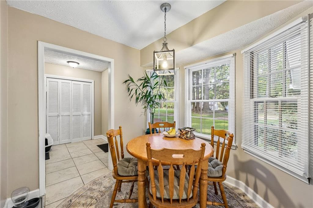 3 bedroom, 2 bathroom, 1,519 sq ft single family residence for sale at 3256 Village Glen Trail, Snellville, GA 30039 — photo 9