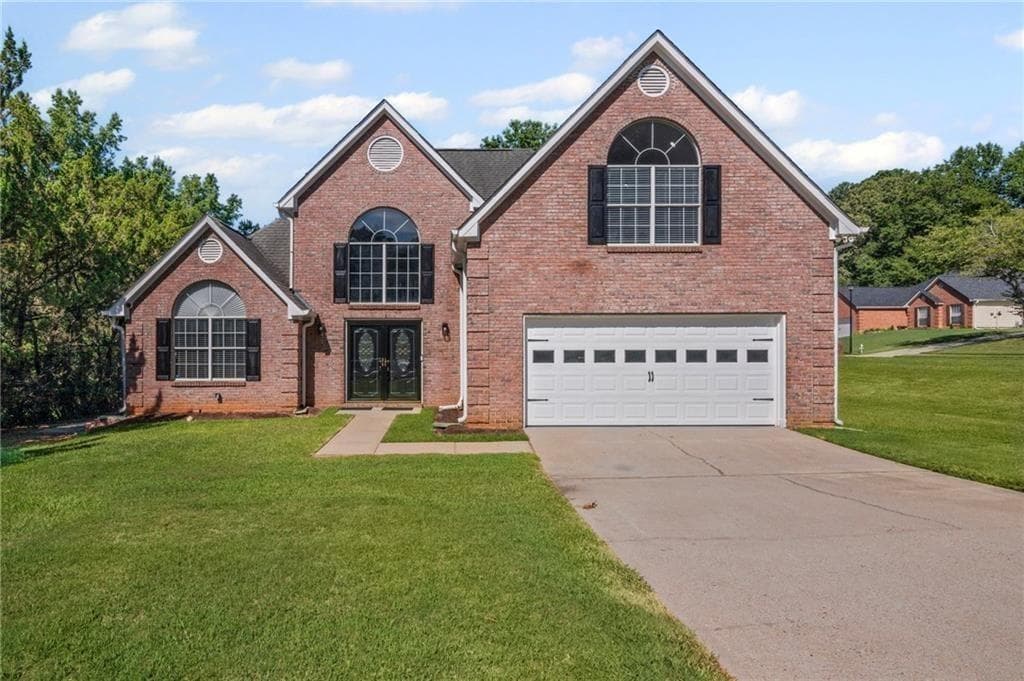 3 bedroom, 3 bathroom, 3,106 sq ft single family residence for sale at 12189 Lauren Way, Fayetteville, GA 30215