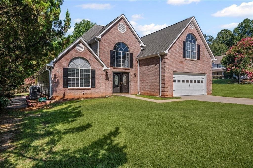 3 bedroom, 3 bathroom, 3,106 sq ft single family residence for sale at 12189 Lauren Way, Fayetteville, GA 30215 — photo 4