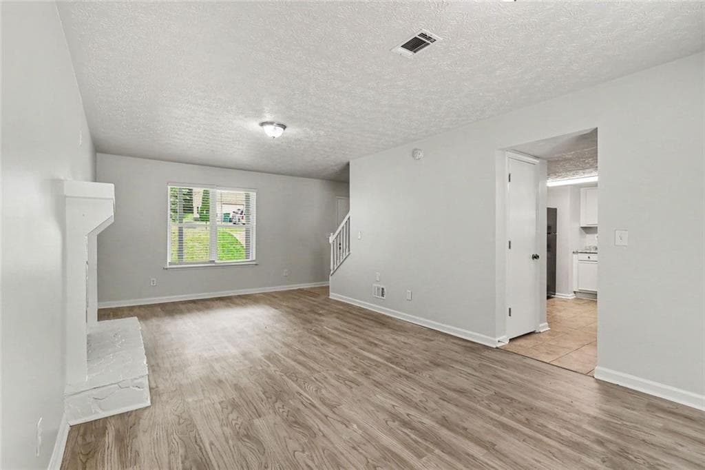3 bedroom, 3 bathroom, 1,230 sq ft single family residence for sale at 830 Durham Crossing, Stone Mountain, GA 30083 — photo 4