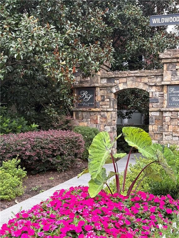 3 bedroom, 4 bathroom, 3,684 sq ft townhouse for sale at 5861 Riverstone Circle, Atlanta, GA 30339 — photo 2