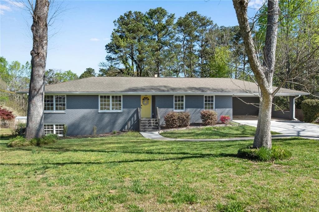 3 bedroom, 2 bathroom, 3,334 sq ft single family residence for rent at 3941 Forest Drive, Lithia Springs, GA 30122 for $2,100 a month — photo 2