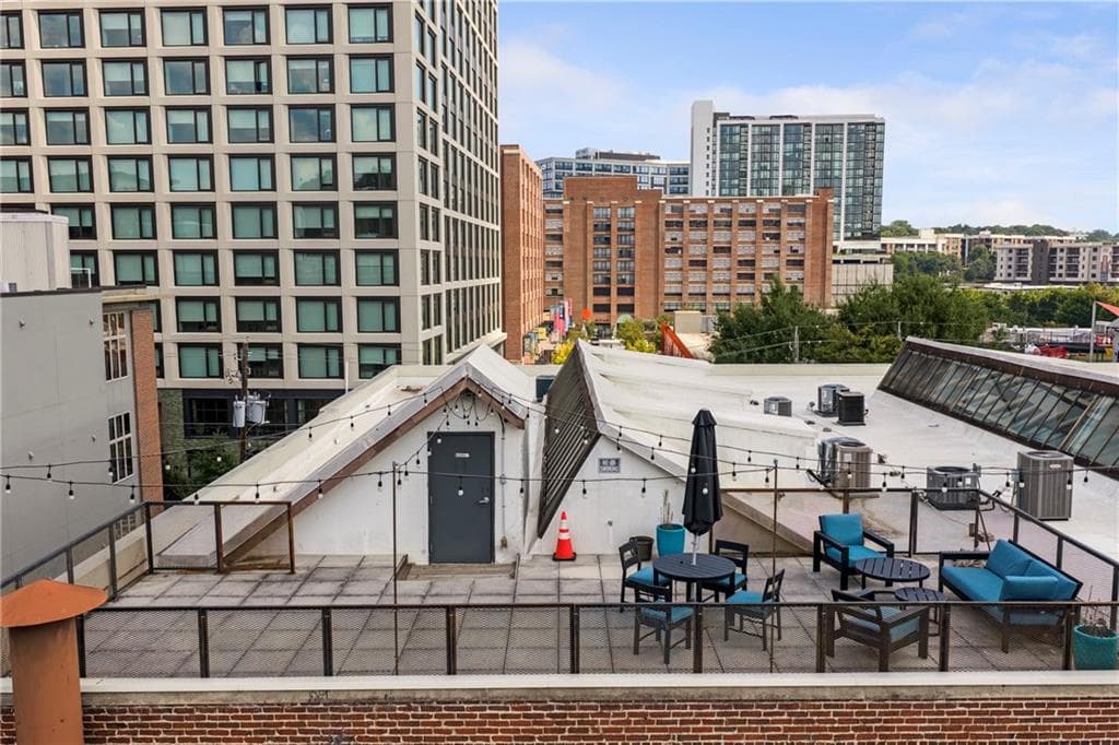 1 bedroom, 1 bathroom, 904 sq ft condominium for rent at 650 Glen Iris Drive 31, Atlanta, GA 30308 for $3,500 a month — photo 2