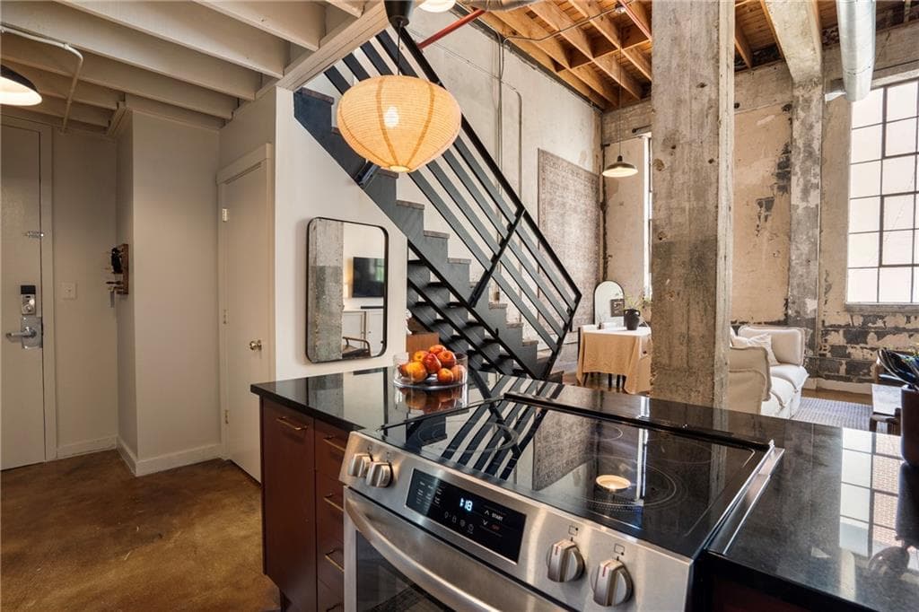 1 bedroom, 1 bathroom, 904 sq ft condominium for rent at 650 Glen Iris Drive 31, Atlanta, GA 30308 for $3,500 a month — photo 9