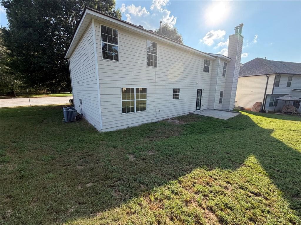 4 bedroom, 3 bathroom, 2,972 sq ft single family residence for sale at 7425 Bodnant Drive, Fairburn, GA 30213 — photo 5