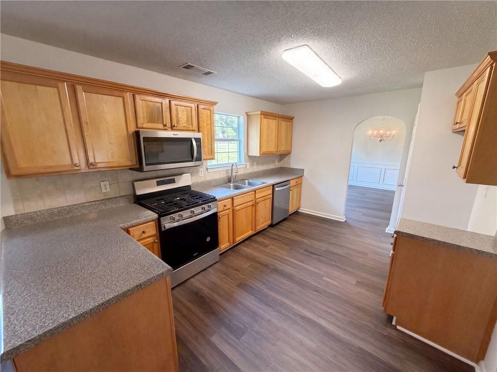 4 bedroom, 3 bathroom, 2,972 sq ft single family residence for sale at 7425 Bodnant Drive, Fairburn, GA 30213 — photo 9