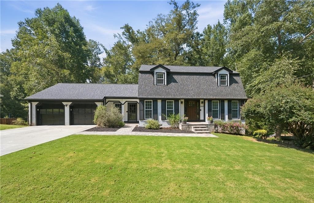 4 bedroom, 3 bathroom, 2,825 sq ft single family residence for sale at 2458 Fontainebleau Drive, Atlanta, GA 30360 — photo 1 of 44