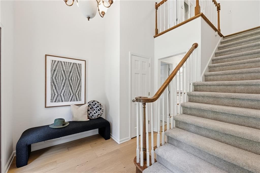4 bedroom, 3 bathroom, 2,825 sq ft single family residence for sale at 2458 Fontainebleau Drive, Atlanta, GA 30360 — photo 3