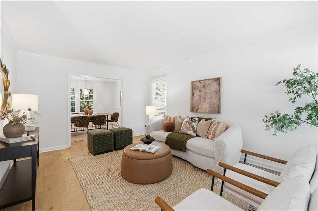 4 bedroom, 3 bathroom, 2,825 sq ft single family residence for sale at 2458 Fontainebleau Drive, Atlanta, GA 30360 — photo 4