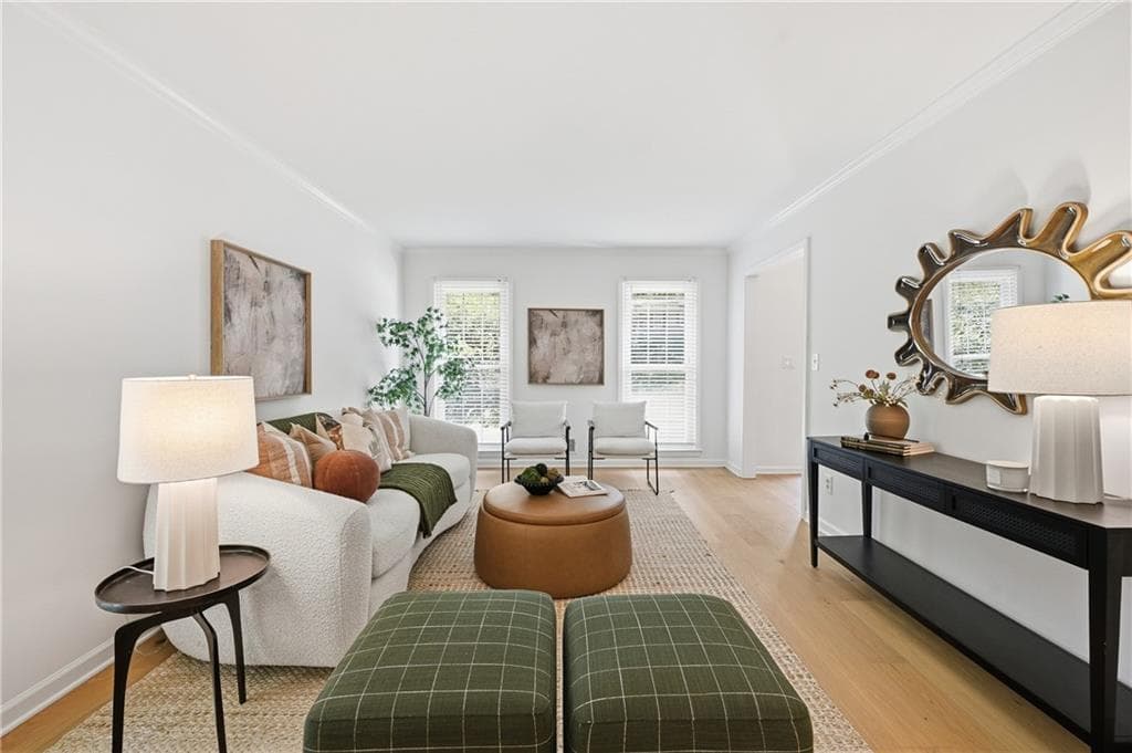 4 bedroom, 3 bathroom, 2,825 sq ft single family residence for sale at 2458 Fontainebleau Drive, Atlanta, GA 30360 — photo 5