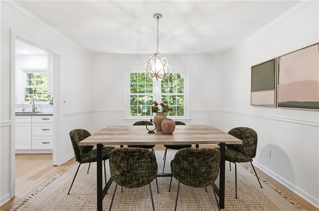 4 bedroom, 3 bathroom, 2,825 sq ft single family residence for sale at 2458 Fontainebleau Drive, Atlanta, GA 30360 — photo 6