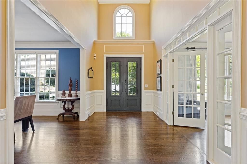 6 bedroom, 5 bathroom, 4,580 sq ft single family residence for sale at 700 Rose Creek Circle, Johns Creek, GA 30097 — photo 4