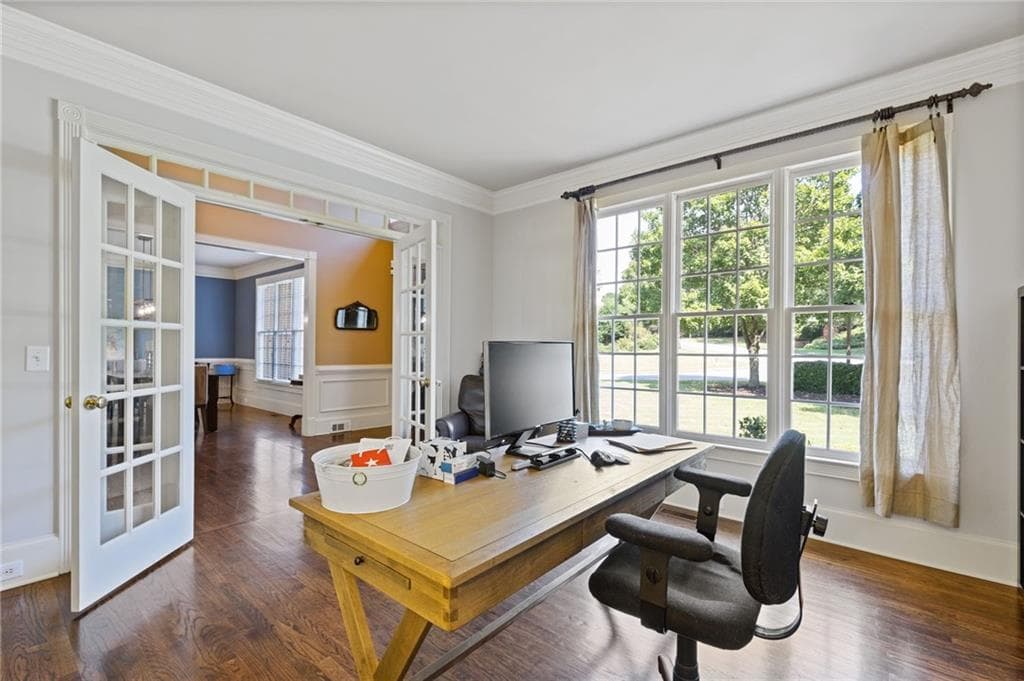 6 bedroom, 5 bathroom, 4,580 sq ft single family residence for sale at 700 Rose Creek Circle, Johns Creek, GA 30097 — photo 6