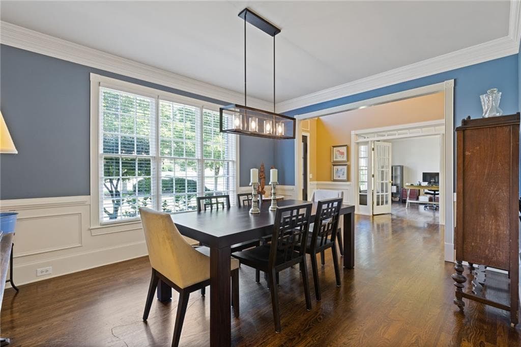 6 bedroom, 5 bathroom, 4,580 sq ft single family residence for sale at 700 Rose Creek Circle, Johns Creek, GA 30097 — photo 8