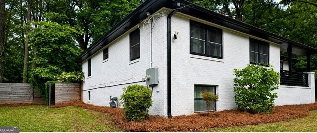 6 bedroom, 4 bathroom, 3,424 sq ft single family residence for sale at 280 W Lake Drive, Atlanta, GA 30314 — photo 4