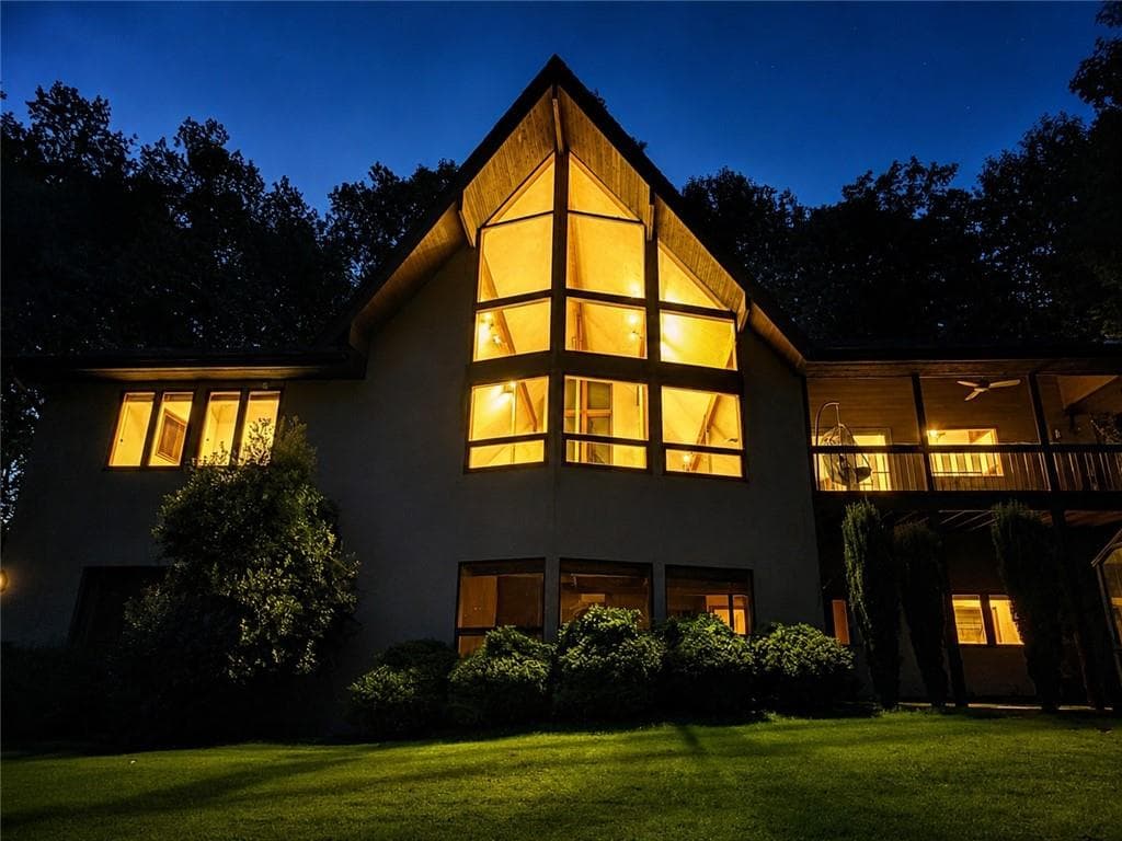 3 bedroom, 3 bathroom, 3,429 sq ft home for sale at 7410 Breeze Bay Road, Cumming, GA