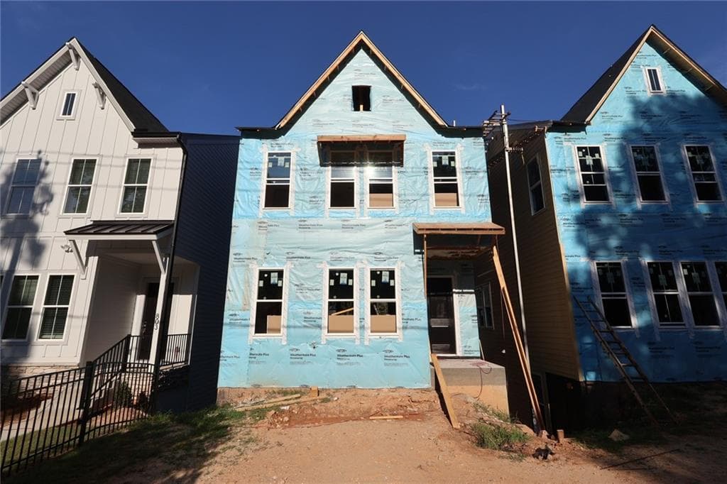 4 bedroom, 4 bathroom, 2,265 sq ft townhouse for sale at 799 Auguste Avenue, Scottdale, GA 30079 — photo 2