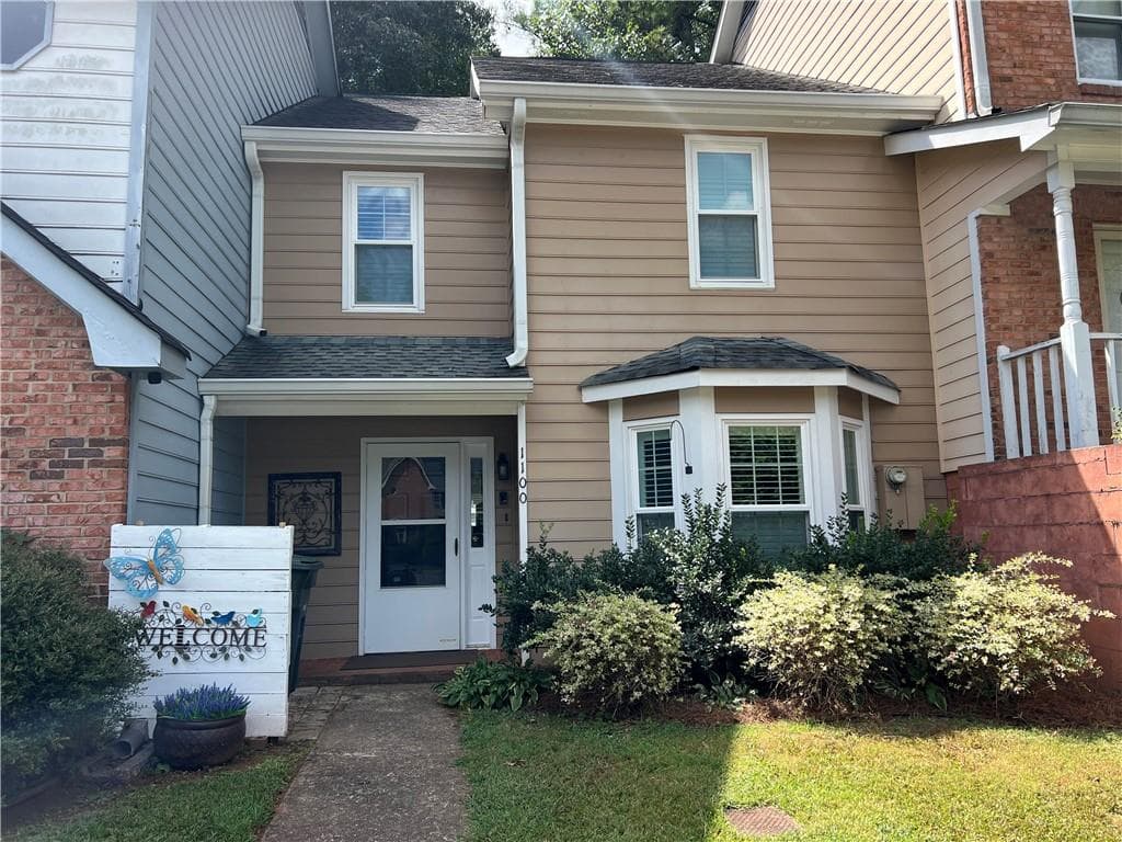2 bedroom, 3 bathroom, 1,480 sq ft townhouse for rent at 1100 Country Club Place, Kennesaw, GA 30144 for $1,900 a month — photo 1 of 31