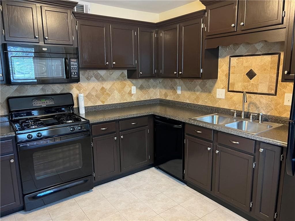 2 bedroom, 3 bathroom, 1,480 sq ft townhouse for rent at 1100 Country Club Place, Kennesaw, GA 30144 for $1,900 a month — photo 4