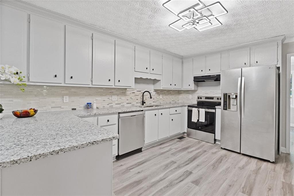 5 bedroom, 4 bathroom, 3,375 sq ft single family residence for sale at 4795 Boxwood Way, Acworth, GA 30102 — photo 3