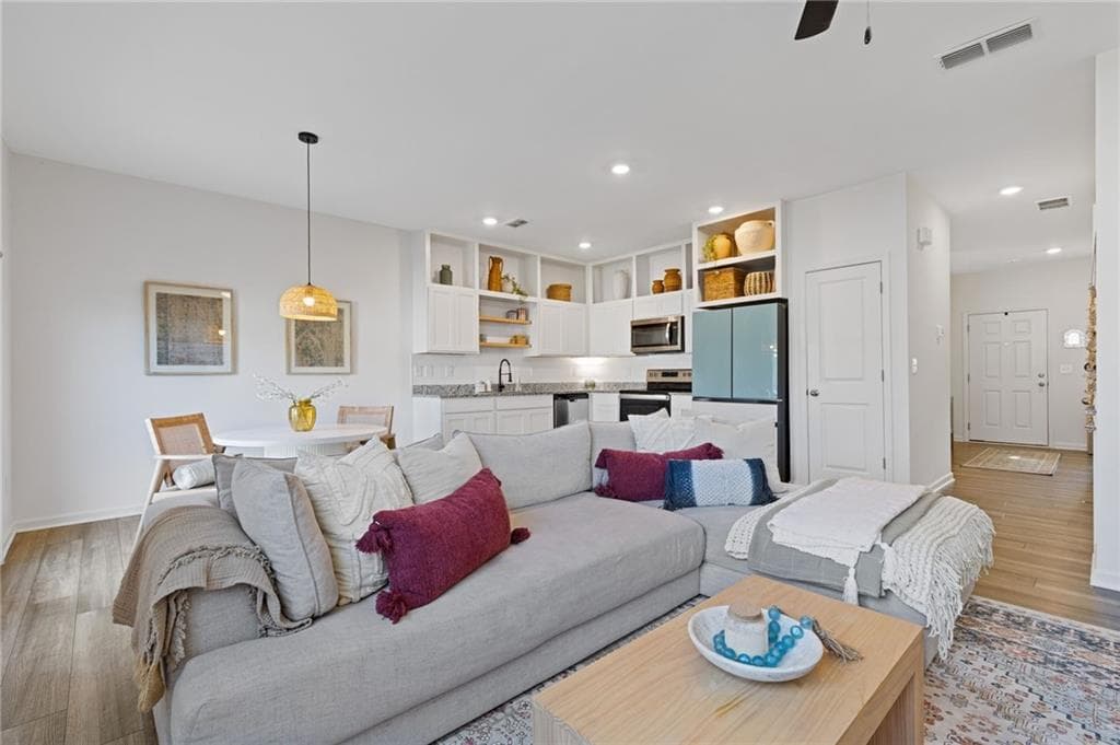 3 bedroom, 3 bathroom, 1,440 sq ft townhouse for sale at 28 Kielder Drive, Winder, GA 30680 — photo 6