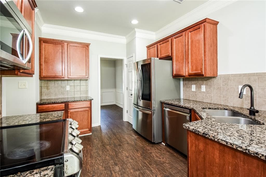 4 bedroom, 3 bathroom, 1,840 sq ft single family residence for sale at 300 Allen Bridge Road, Talmo, GA 30575 — photo 2