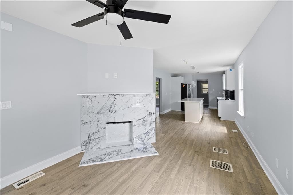 2 bedroom, 1 bathroom, 885 sq ft single family residence for sale at 554 Lawton Street, Atlanta, GA 30310 — photo 3
