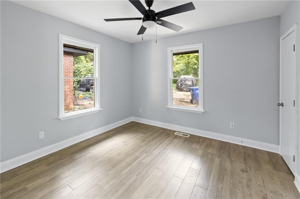 2 bedroom, 1 bathroom, 885 sq ft single family residence for sale at 554 Lawton Street, Atlanta, GA 30310 — photo 6