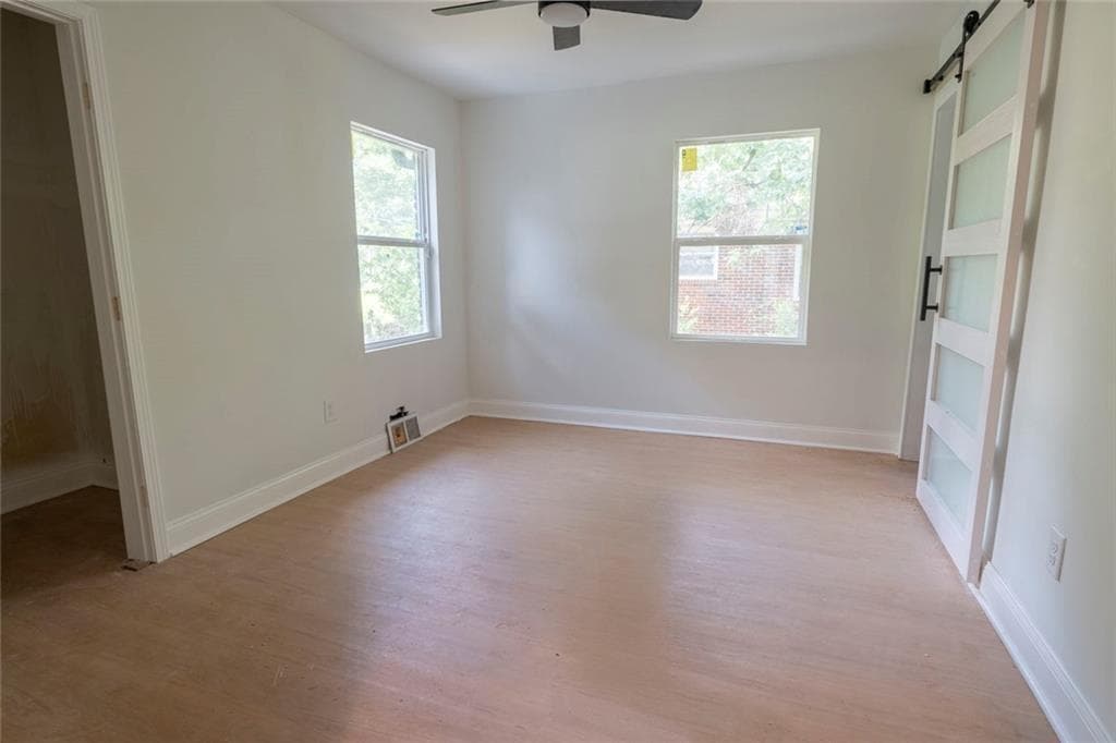 3 bedroom, 2 bathroom, 2,489 sq ft single family residence under contract at 1913 Flintwood Drive, Atlanta, GA 30316 — photo 7