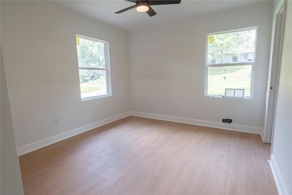 3 bedroom, 2 bathroom, 2,489 sq ft single family residence under contract at 1913 Flintwood Drive, Atlanta, GA 30316 — photo 8
