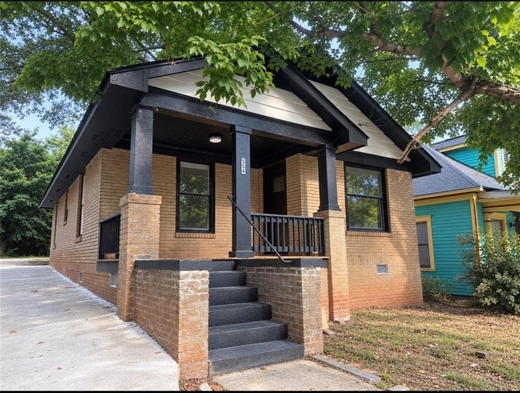 2 bedroom, 1 bathroom, 885 sq ft single family residence for sale at 554 Lawton Street, Atlanta, GA 30310