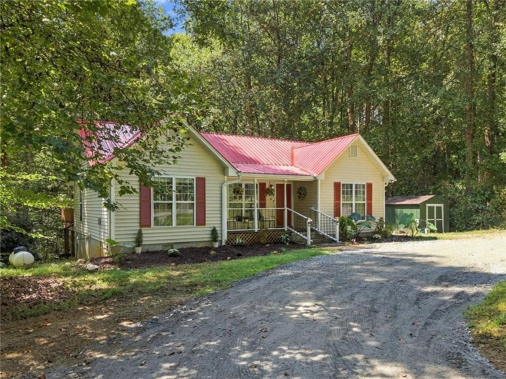 3 bedroom, 2 bathroom, 1,260 sq ft single family residence for sale at 44 Gold Spur, Dahlonega, GA 30533 — photo 2