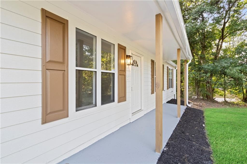 3 bedroom, 2 bathroom, 1,240 sq ft single family residence for sale at 134 Apple Valley Drive, Woodstock, GA 30188 — photo 3